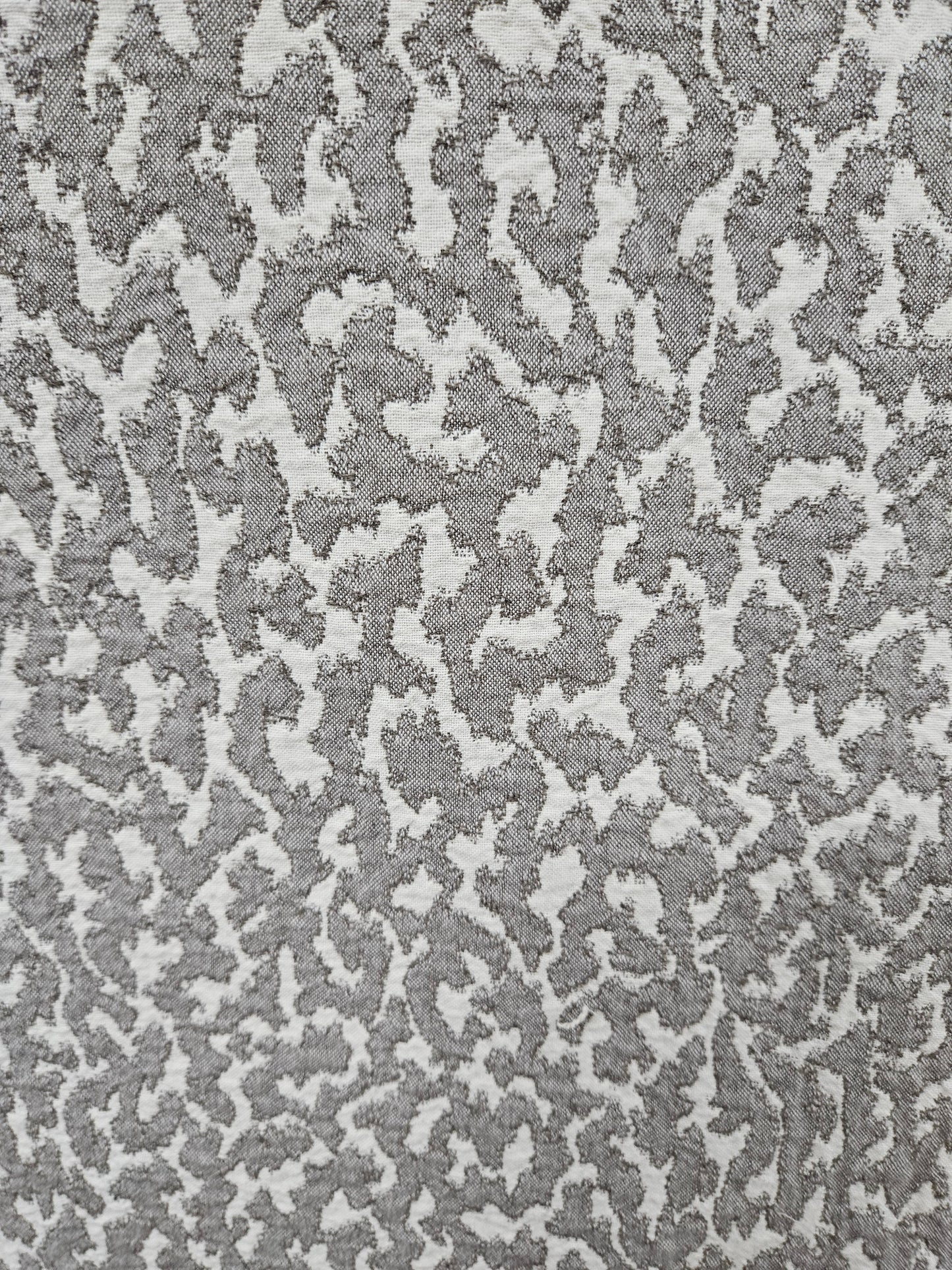 15940 QUDSI GREY
