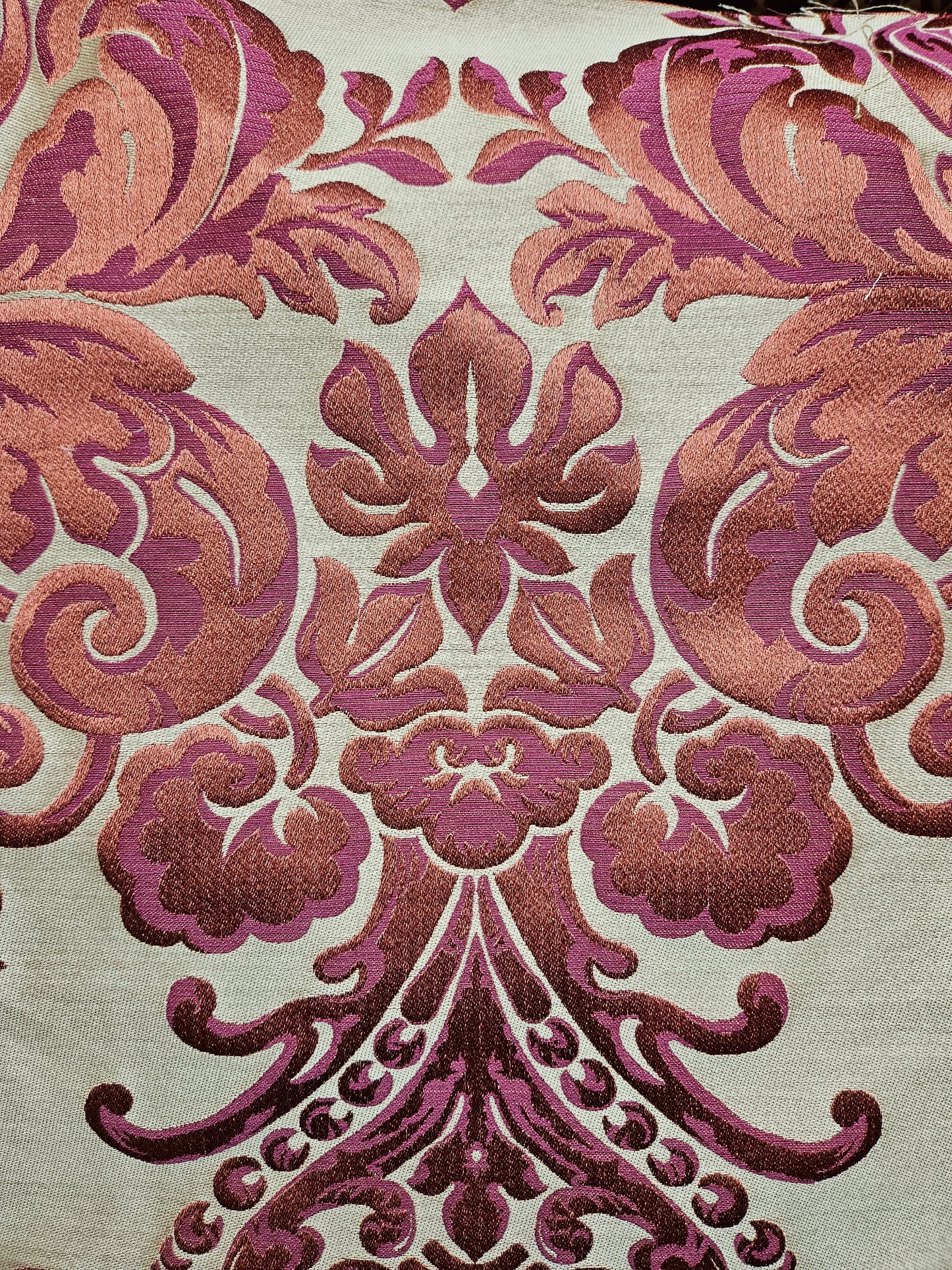 13554 Mosam Red Gold