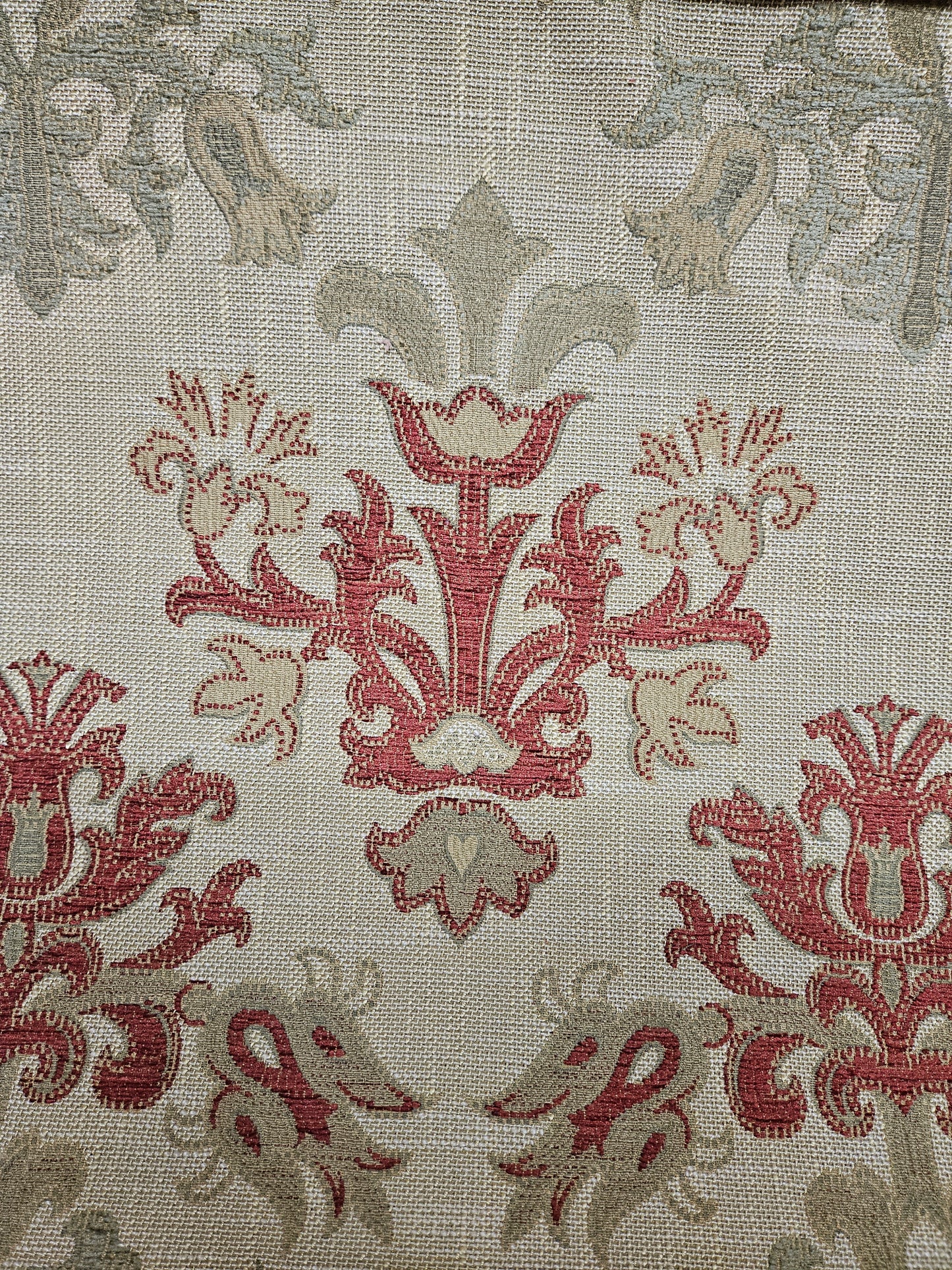 12999 Hiddenwood Beige/Red