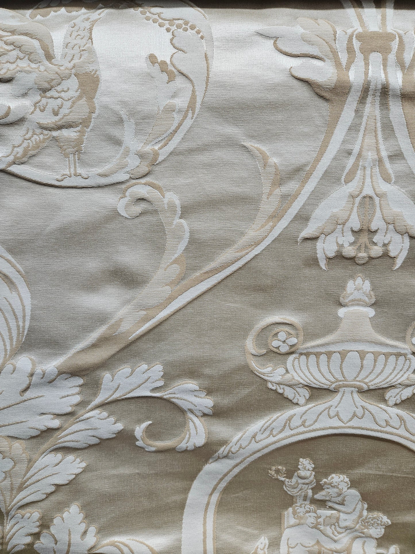 16331 Delfini Dolphins Damask