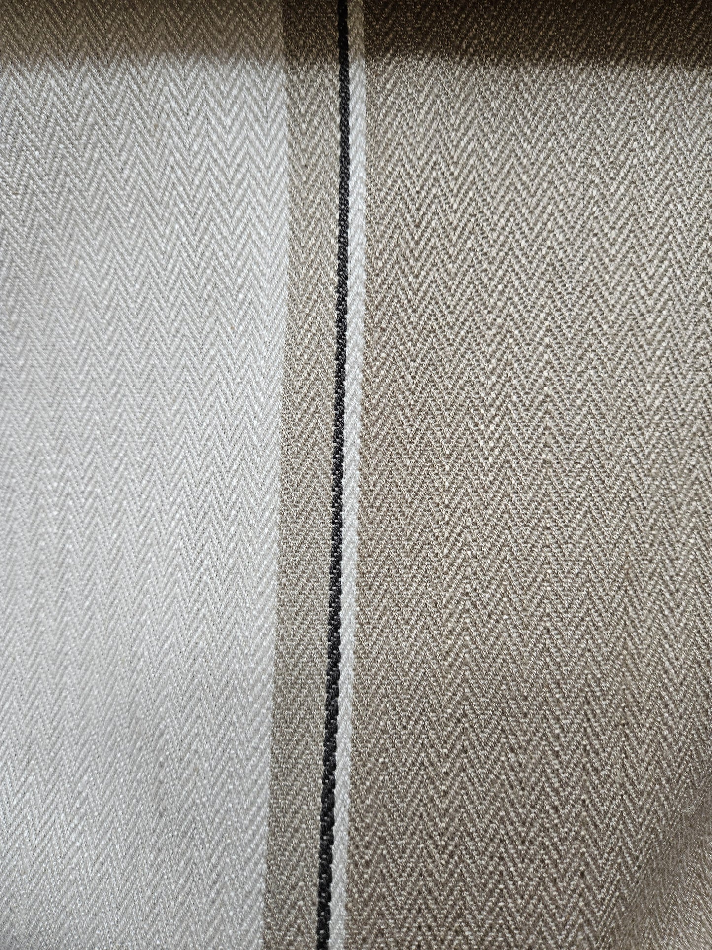15804 Tan & Linen Herringbo