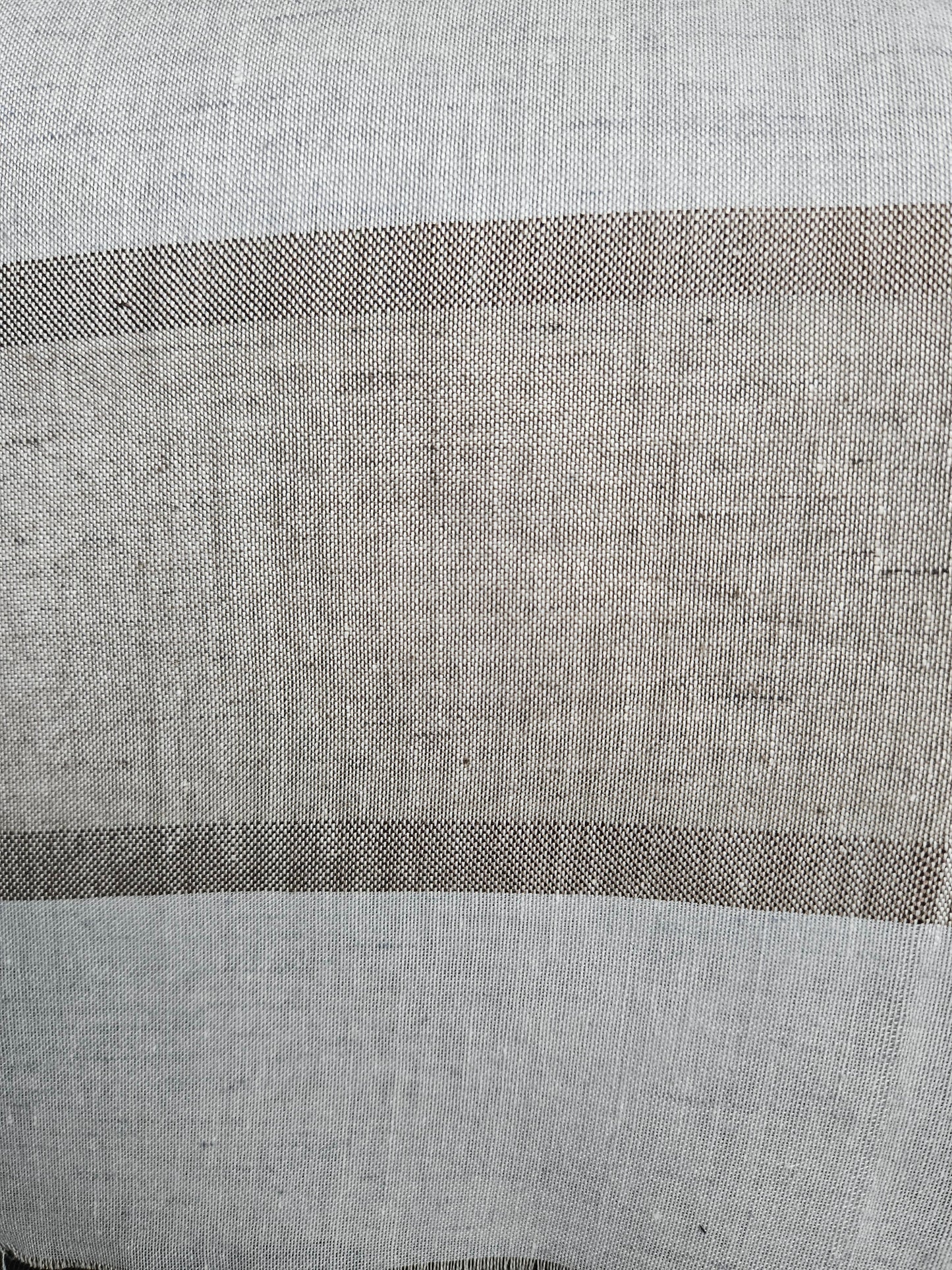 15243 Wide Stripe Grey Brow DISCO