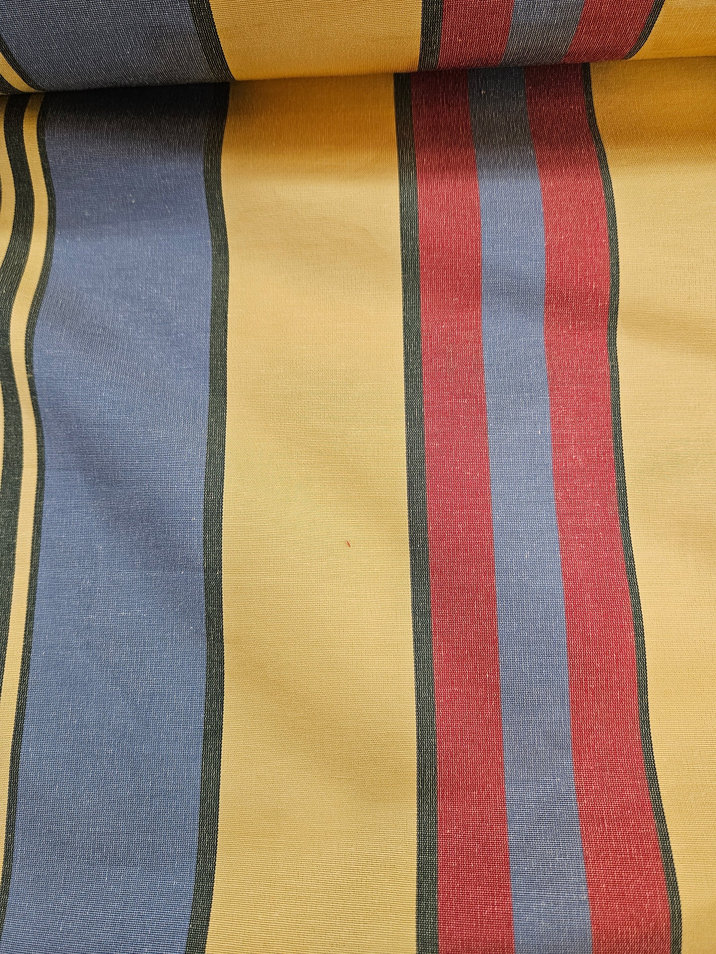 18764 Stripes Close Out