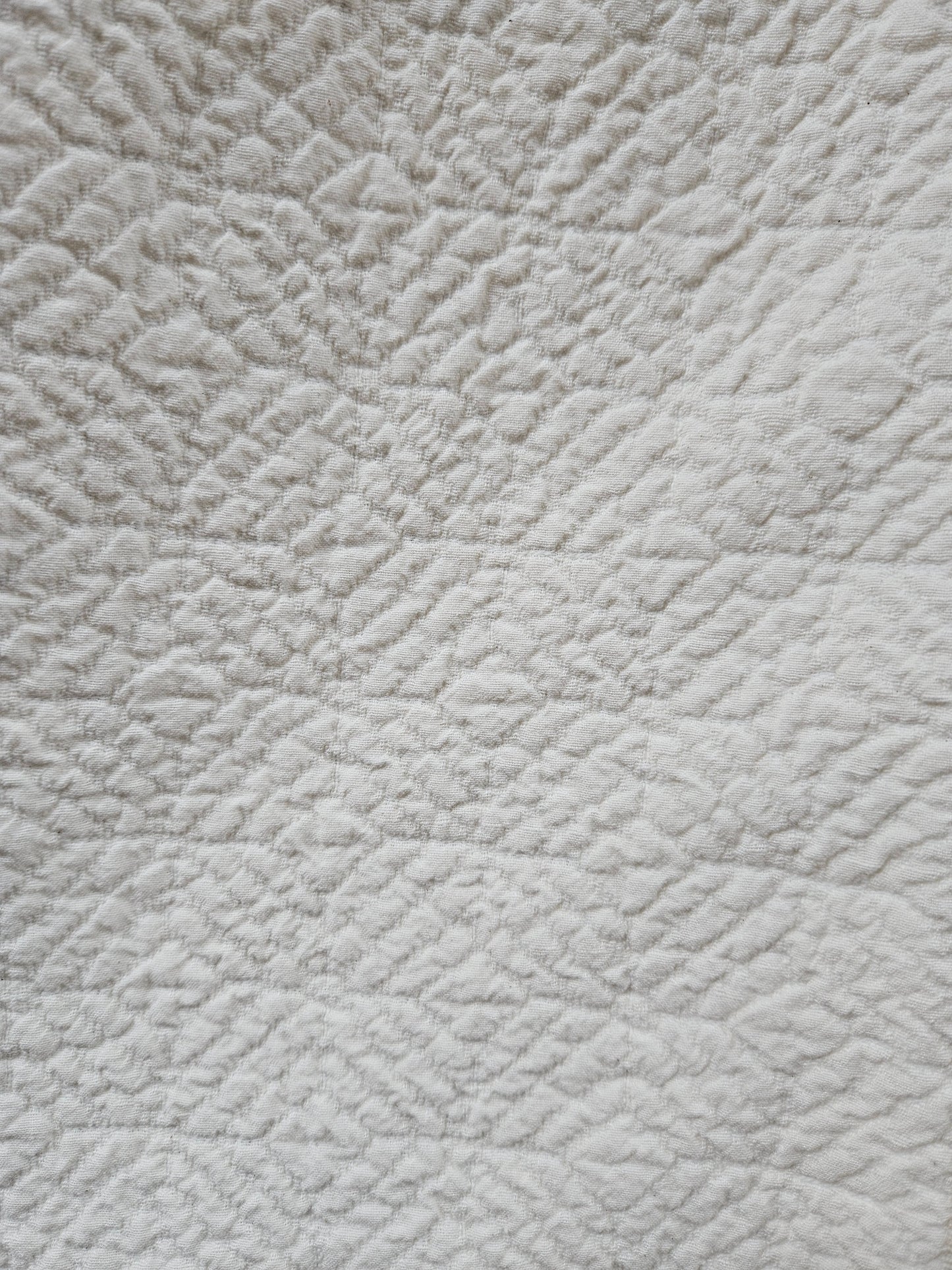 15941 Quilted Stripe White