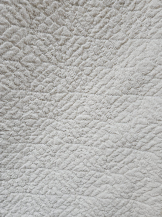 15941 Quilted Stripe White