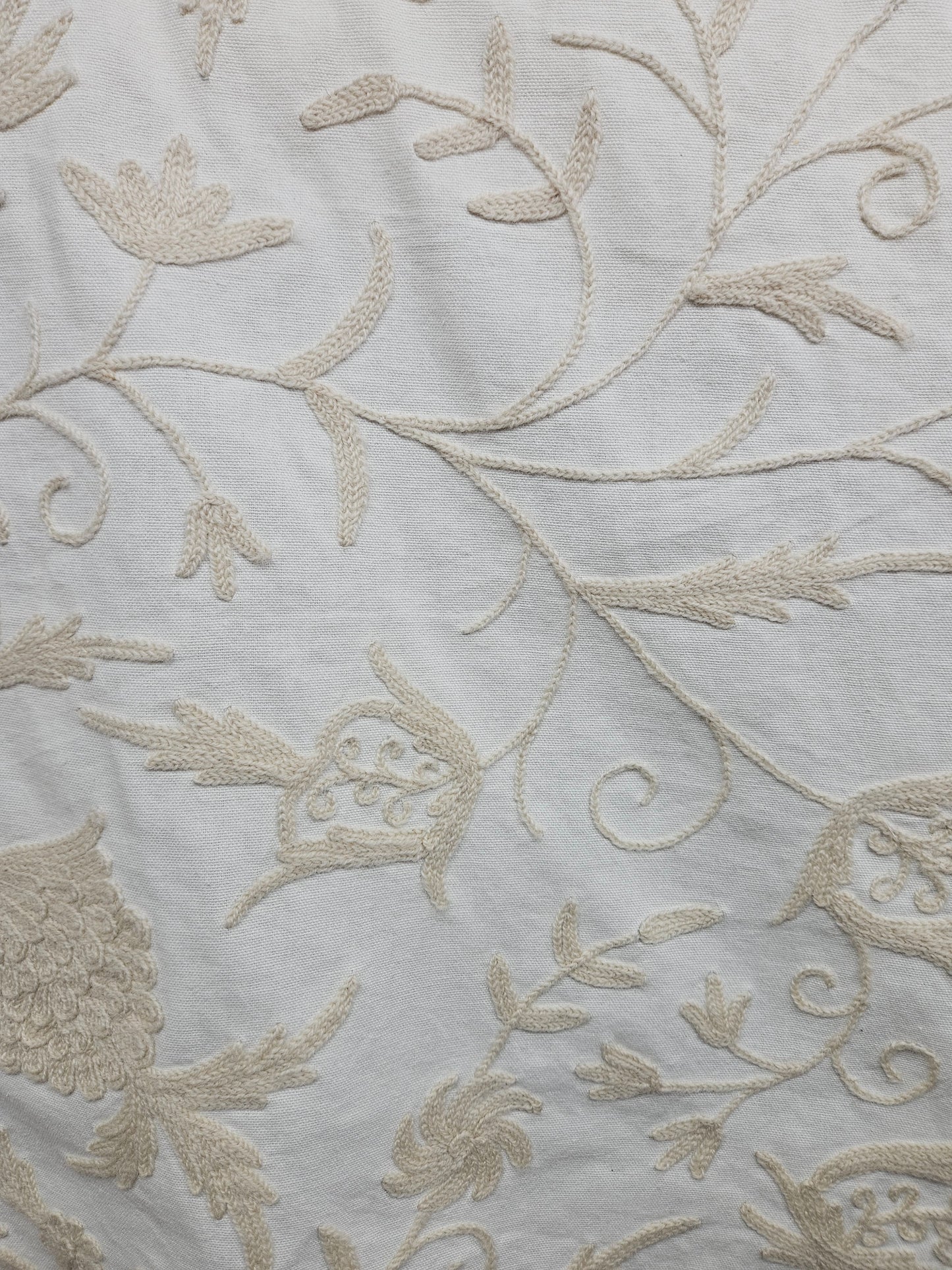 15900 Danzdar Crewel Ivory-55"